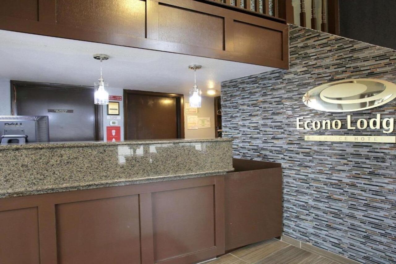 Econo Lodge Near The Domain - The Arboretum Остин Екстериор снимка