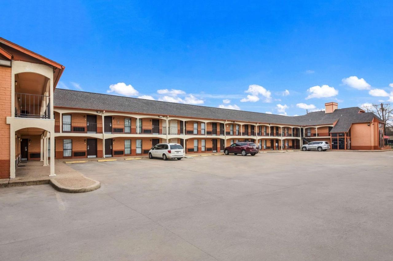 Econo Lodge Near The Domain - The Arboretum Остин Екстериор снимка