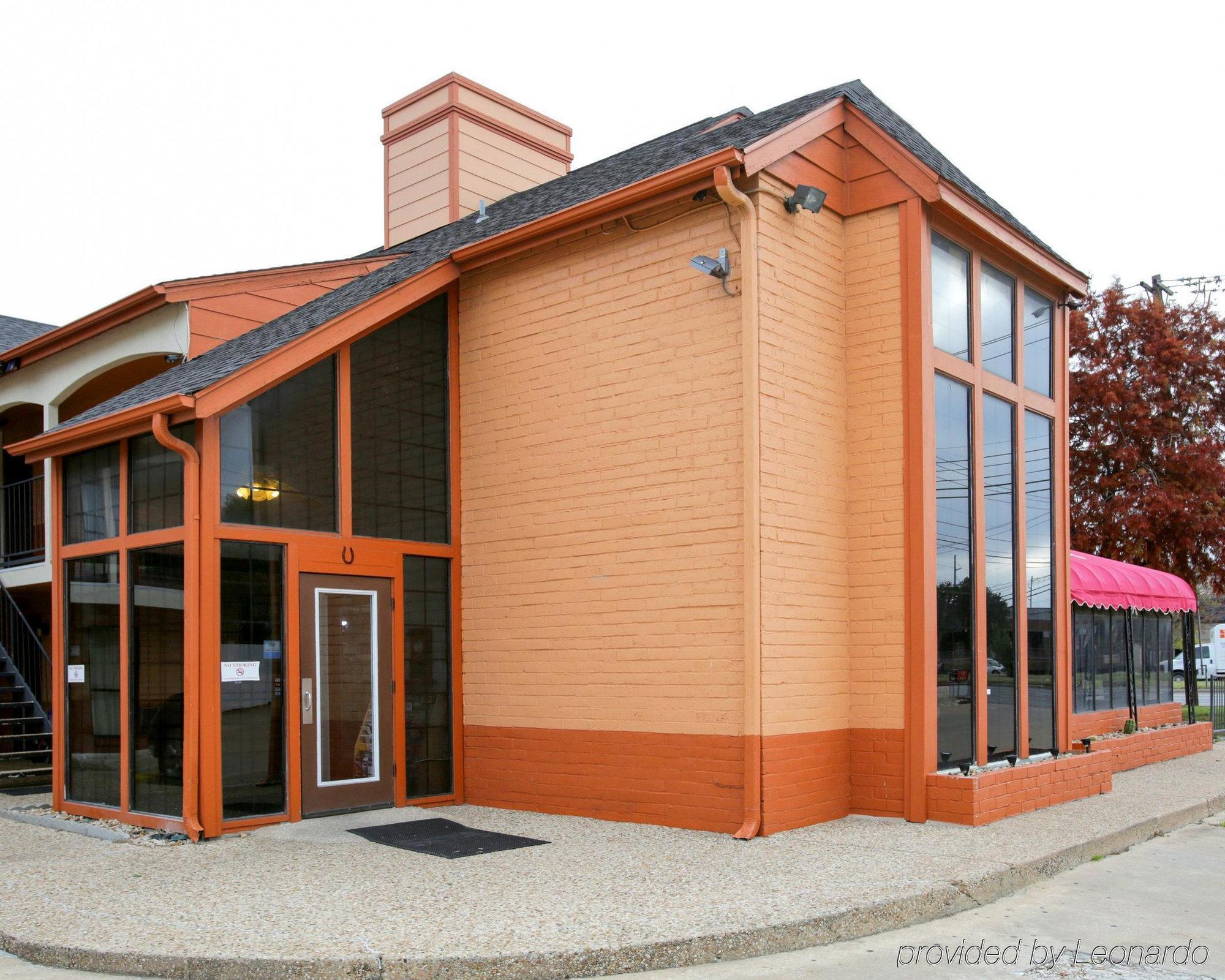 Econo Lodge Near The Domain - The Arboretum Остин Екстериор снимка
